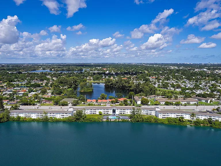 11-web-or-mls-LakeShore_Presidential_DJI_0213