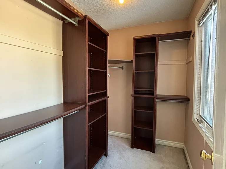 109 Carlyle Cres — Photo 14