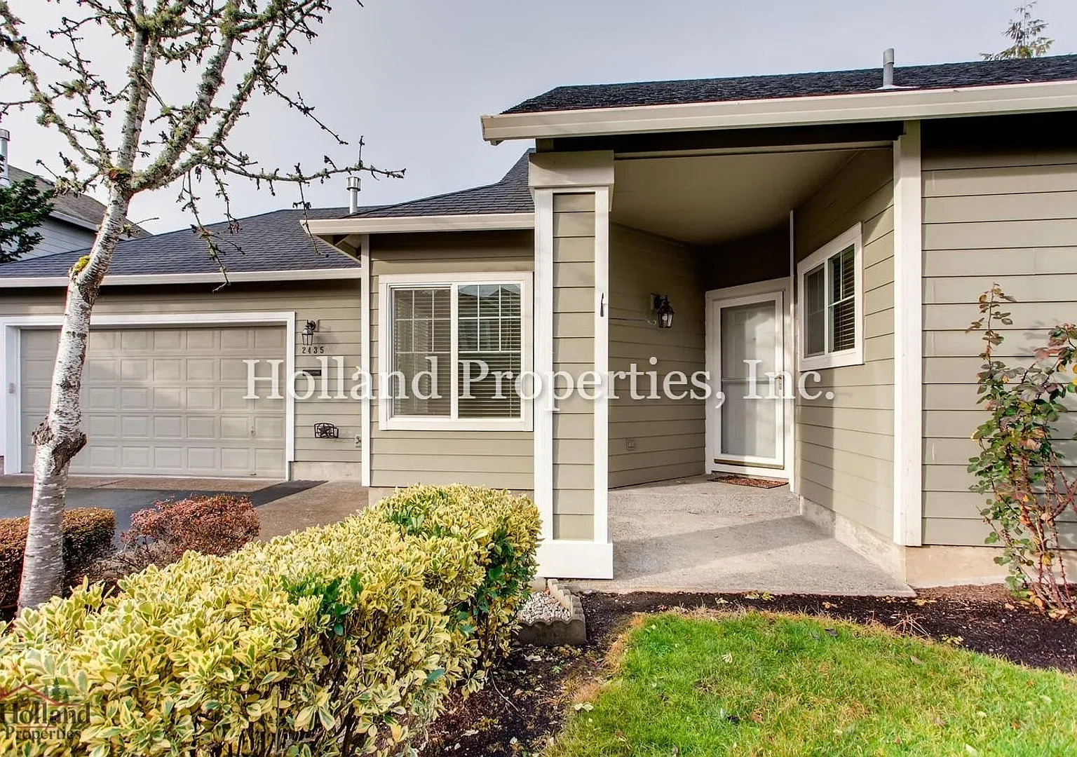 Wonderful Hillsboro Single-Family Home In Prime Location! *Move-in Ready!* — Photo 2