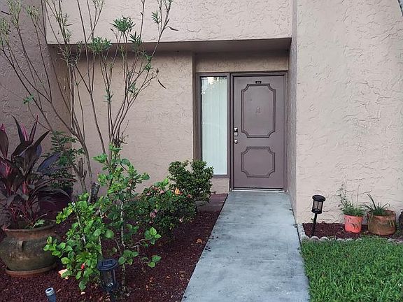 5th image of 9420 Live Oak Pl APT 102