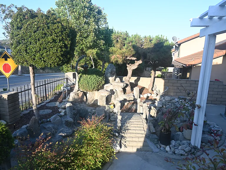 920 W Adams Ave — Photo 4