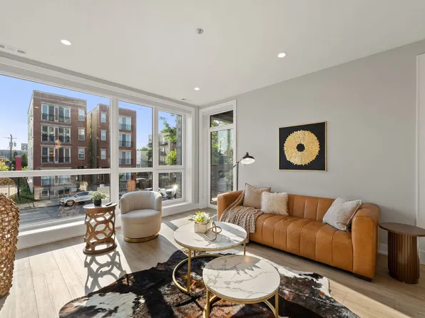 2344 W Polk St, Chicago, IL