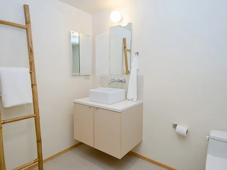 1072 Urania Ave — Photo 30