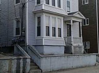 880 Douglas Ave, Providence, RI 02908