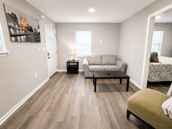 4th image of 213 N Ann St #5