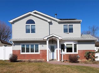 73 Prairie Ln, Levittown, NY 11756