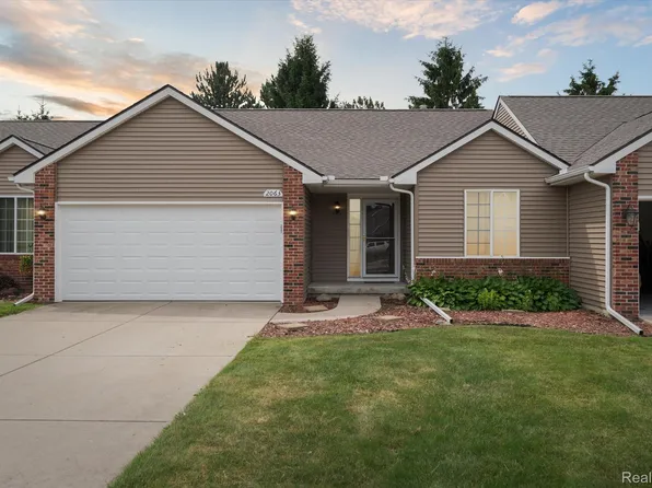 2063 W Ridge Dr, Davison, MI 48423