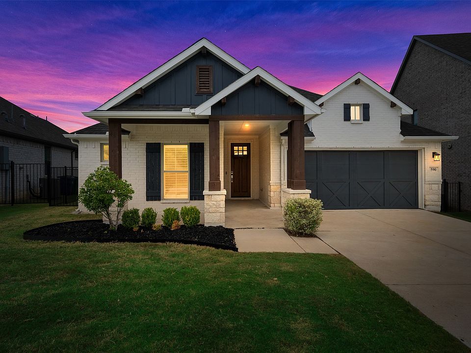 1st image of 590 Torrey Pines Cir
