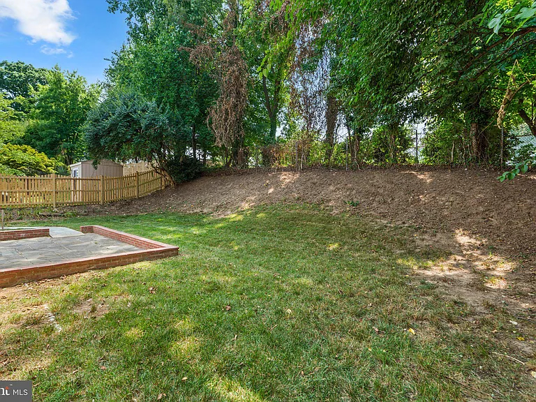 9212 Chanute Dr — Photo 25