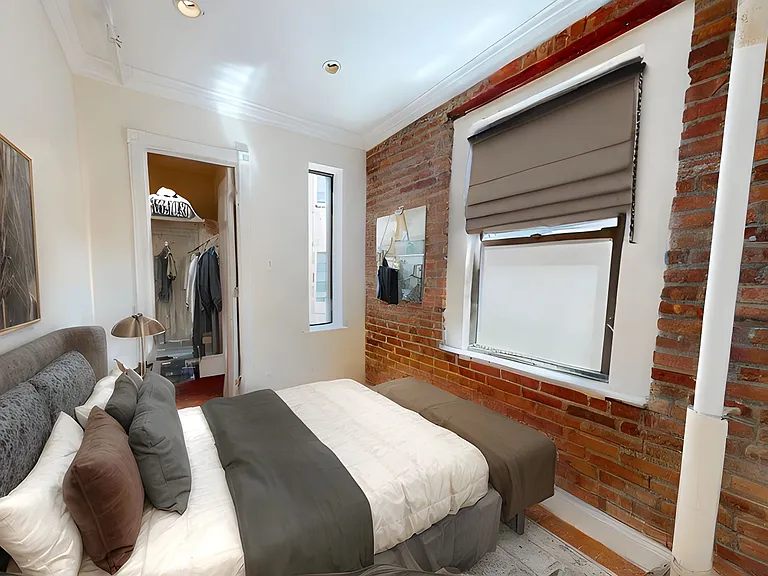 610 E 9th St #7 — Photo 3