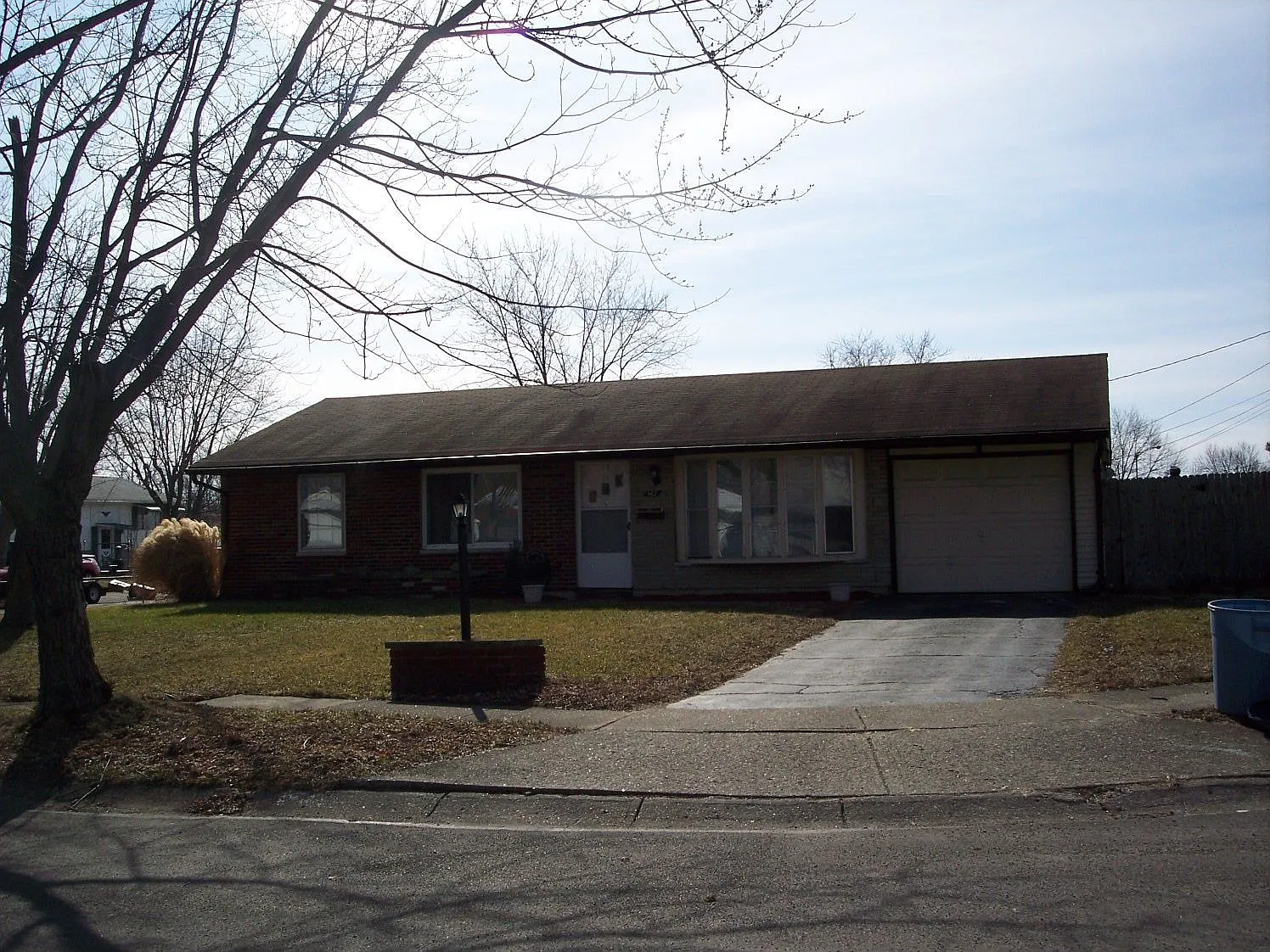 483 Caldwell Cir photo 1