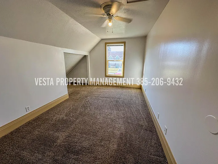 572 21st St #3 — Photo 5