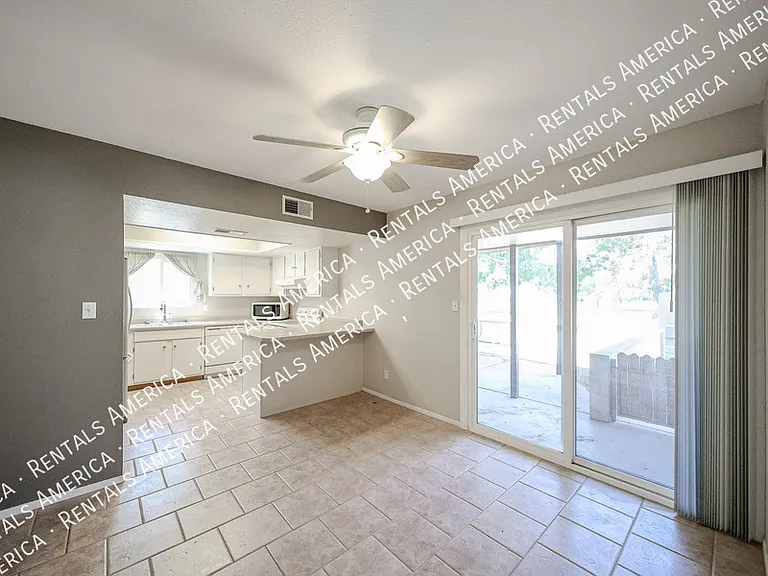 4555 W Continental Dr — Photo 10