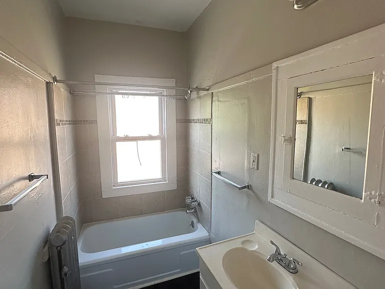 2660 Mayfield Rd #10 — Photo 3