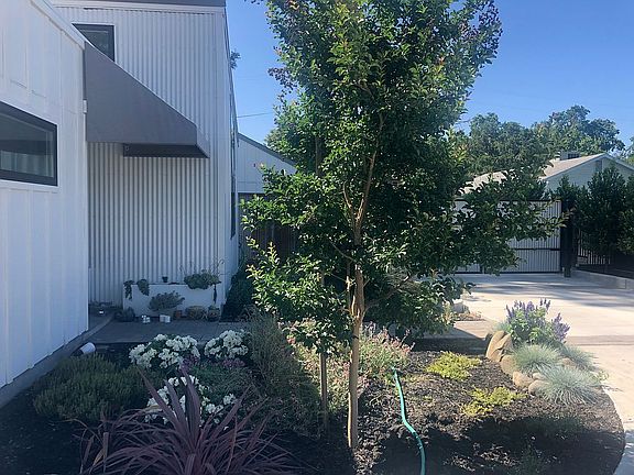 5th image of 2076 Lone Oak Ave