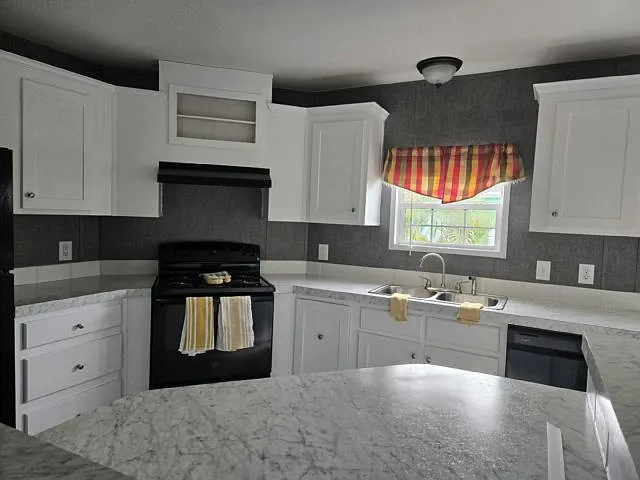 3 bed, 2.0 bath, 1120 sqft, $2,180 — Photo 2