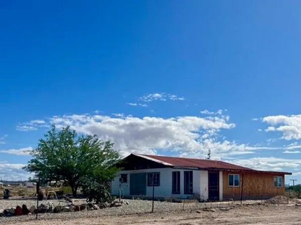 44660 Joshua Dr, Bouse, AZ 85325