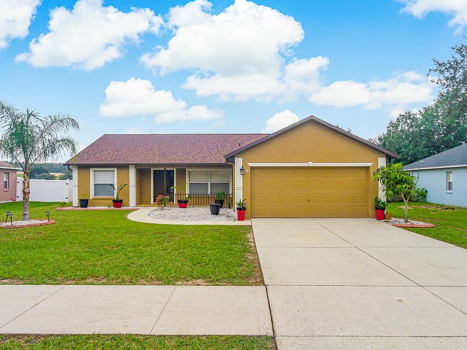 1st image of 220 Valley Edge Dr