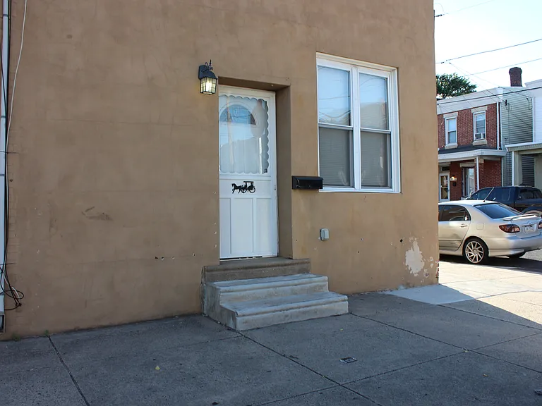 2400 Duncan St #1 — Photo 23