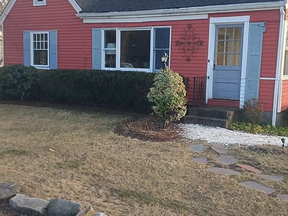 2nd image of 207 Topsfield Rd