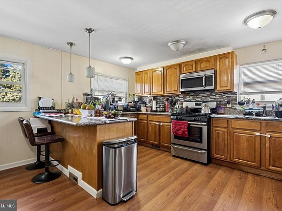 4th image of 2842 Michael Rd