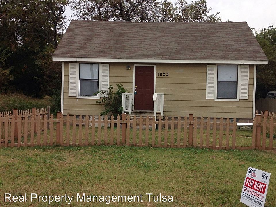 1st image of 1923 N Iroquois Ave