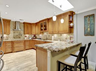 9142 SW 22nd St APT E, Boca Raton, FL 33428