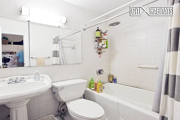 Rented by R New York | media 41