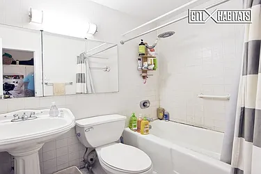 Rented by R New York