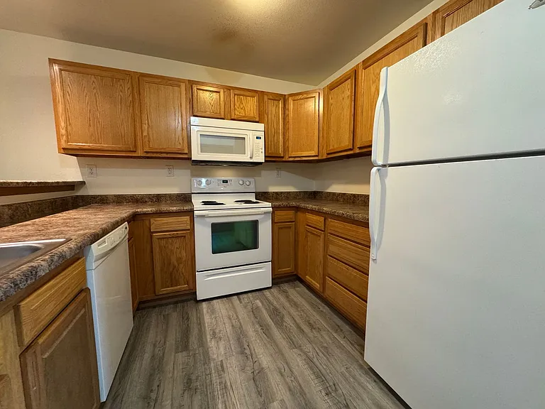 700 Hillside Rd — Photo 25