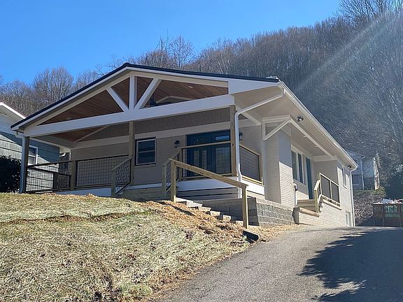 2nd image of 3575 Dellwood Rd