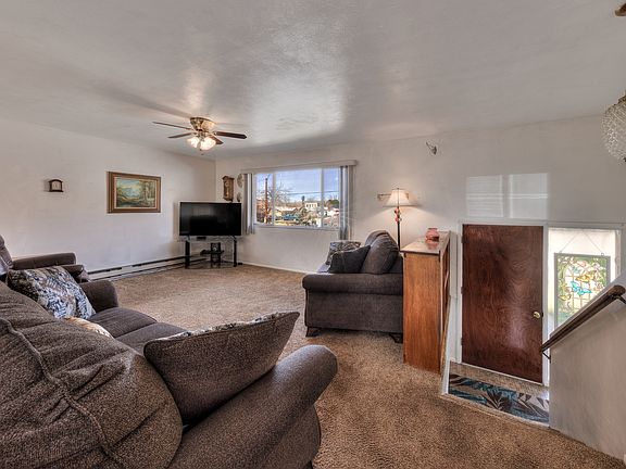 4th image of 738 Locust Ln