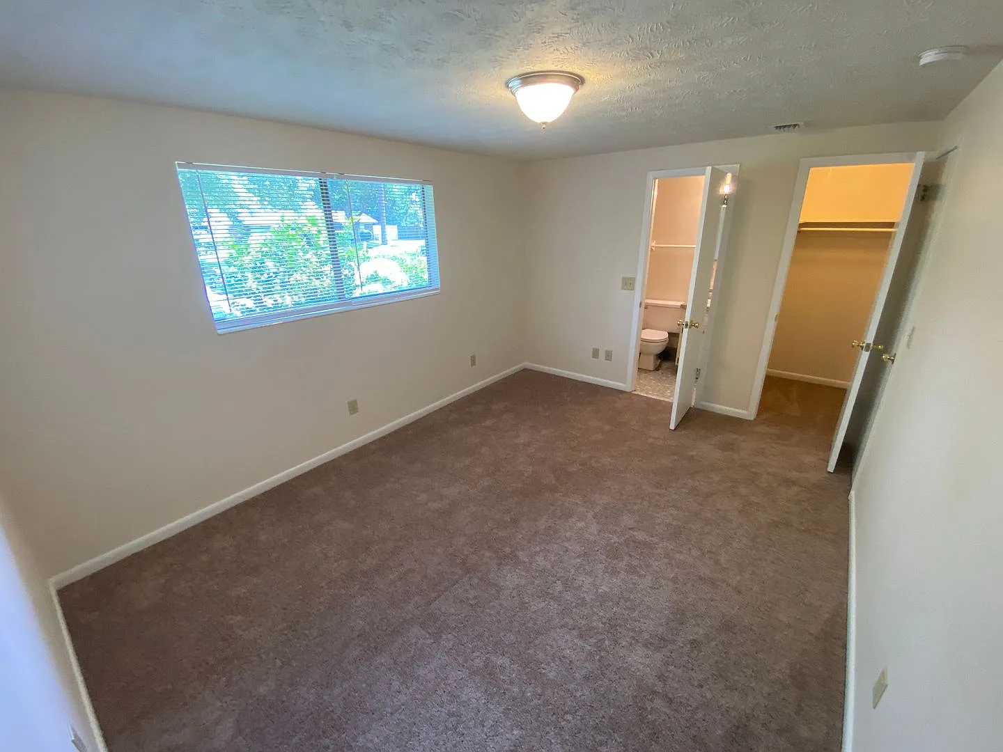 Mandarin Home Has Fenced Yard — Photo 2
