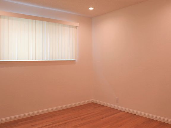 4th image of 517 Gellert Blvd