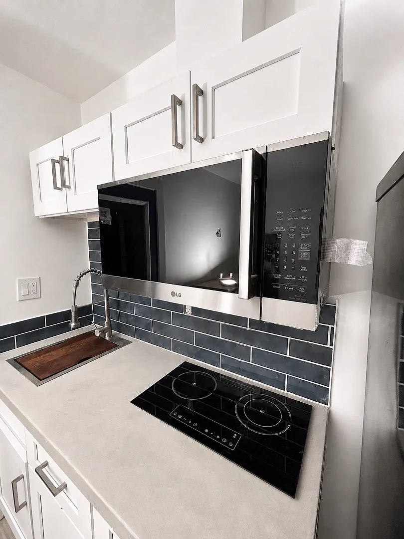 2524 E Willetta St - Suite 1 — Photo 4