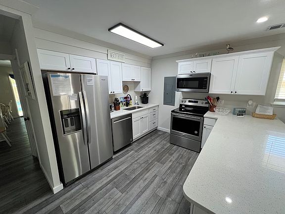 4th image of 5602 Atlantic Ave #A