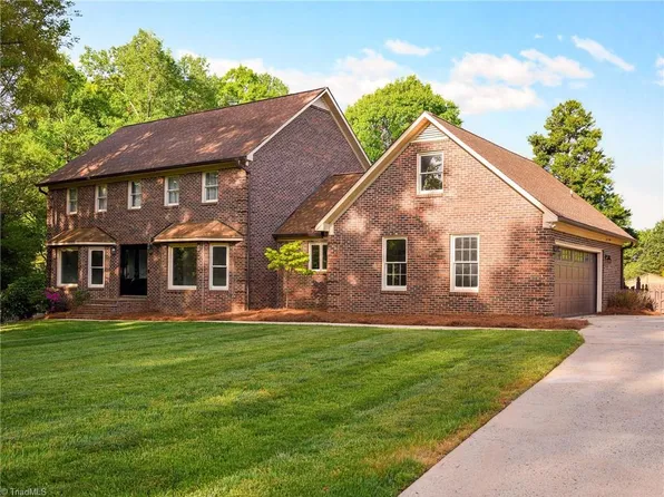 466 Windsor Park Rd, Kernersville, NC 27284
