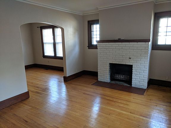 2nd image of 421 E Kingsley St #1
