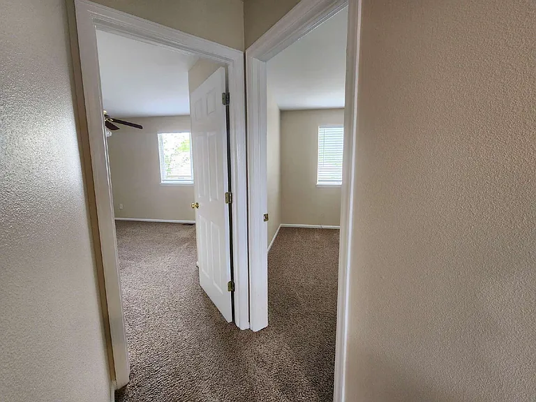 22359 E Lake Ln — Photo 28