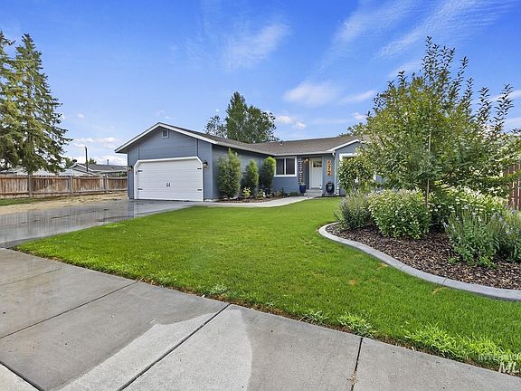 3rd image of 572 Elizabeth Park Dr