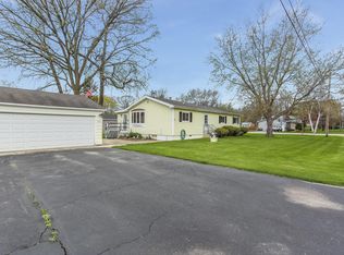 703 S 4th St, Silver Lake, WI 53170