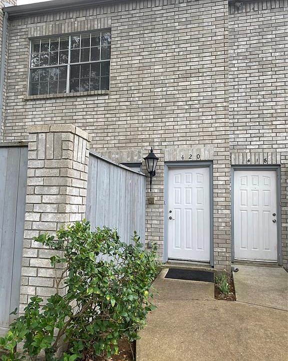 1st image of 420 Wilcrest Dr