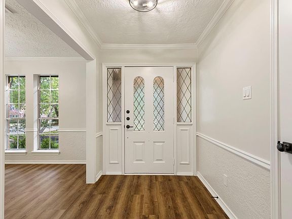 5th image of 18 Mayfair Grove Ct