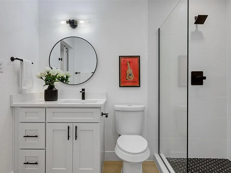 813 Cardiff Dr — Photo 12