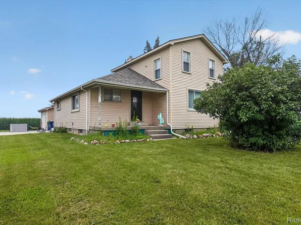 5660 Tittabawassee Rd, Saginaw, MI 48604