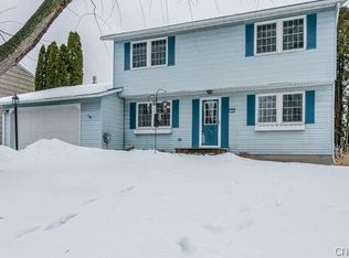 7380 Farmstead Rd, Liverpool, NY 13088