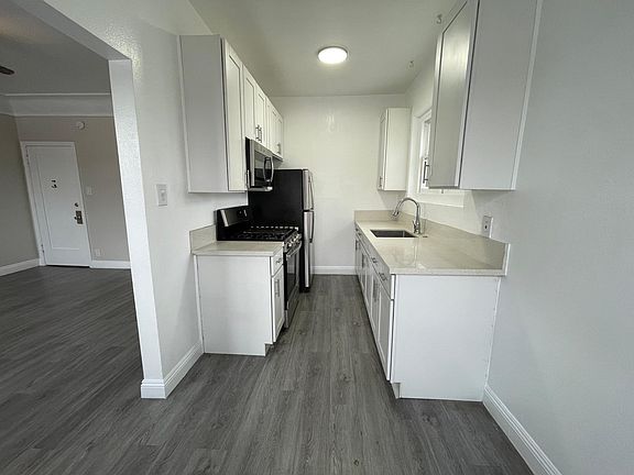 2nd image of 1443 N Alvarado St #1443-209