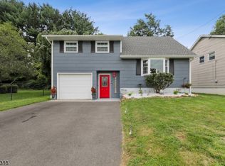 10 McKinley Ave, Washington, NJ 07882