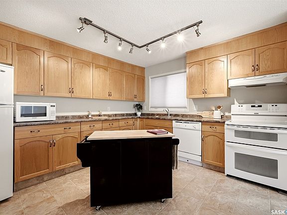 5th image of 2275 McIntyre Street #309
