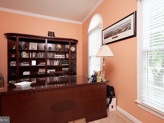 3rd image of 10209 Cavanaugh Farm Way